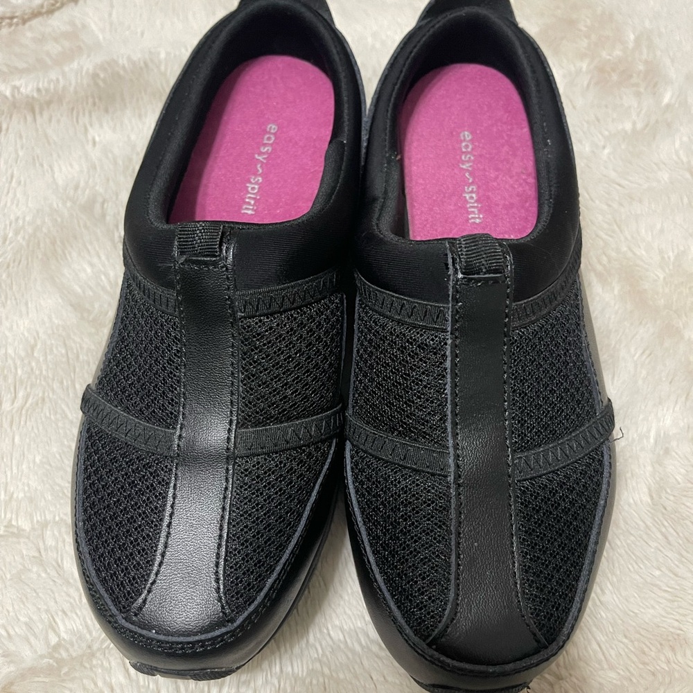 Easy Spirit slide on shoes. Size is 7M